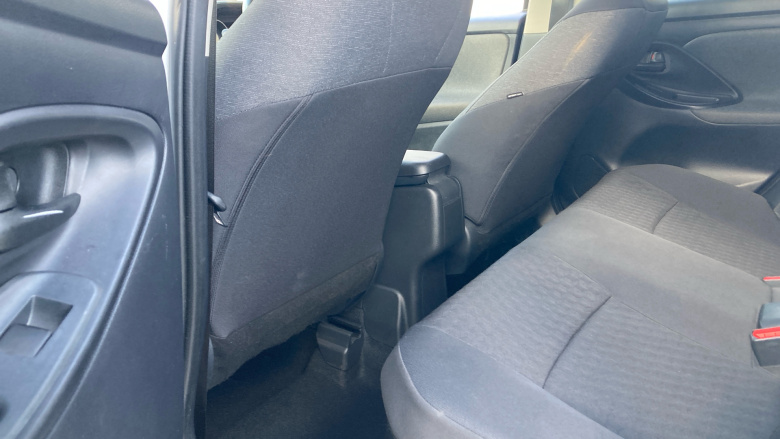 Toyota Yaris 1.5 Hybrid Design 5dr CVT Hybrid Hatchback